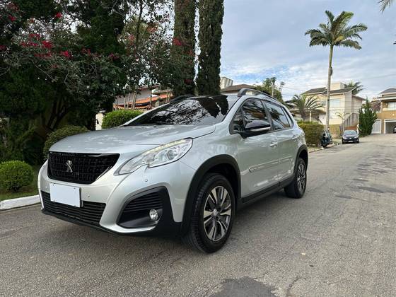 PEUGEOT 2008 1.6 16V THP FLEX GRIFFE 4P AUTOMÁTICO PEUGEOT 2008 1.6 16V THP FLEX GRIFFE 4P AUTOMÁTICO